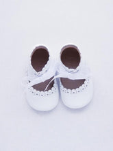 Load image into Gallery viewer, Baby girl's shoes