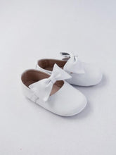 Load image into Gallery viewer, Baby girl's shoes