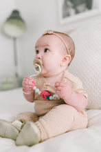 Load image into Gallery viewer, Loulou Lollipop Pacifier Clip - Strawberry