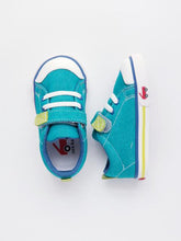 Load image into Gallery viewer, Boy's green sneakers