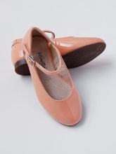 Load image into Gallery viewer, Girl's Patent Peach Flats