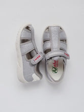 Load image into Gallery viewer, Girl's silver glitter sandals
