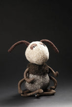 Load image into Gallery viewer, Sigikid Plush Beast - Hugo Hopdipop Ant