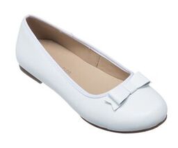 Girl's white ballet flats with bow