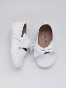 Baby girl's shoes