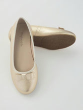 Load image into Gallery viewer, Girl&#39;s gold ballet flats with bow
