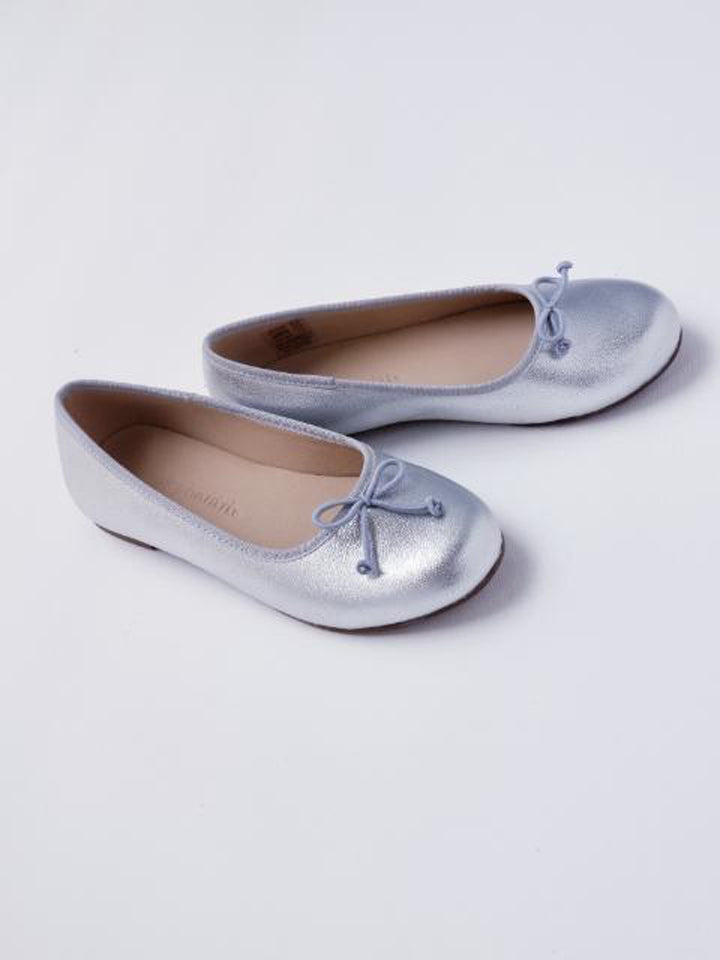 Girl's silver ballet flats