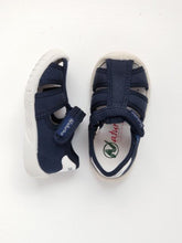 Load image into Gallery viewer, Boy&#39;s blue sandals
